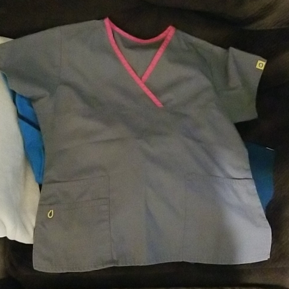 * 6 * Scrub Tops - Picture 2 of 4